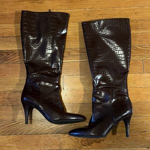 Wide shaft tall brown croc boots Impo memory foam zipper 8 39